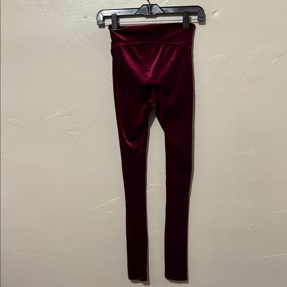 SPANX Burgundy Velvet Leggings XSmall - Picture 7 of 8
